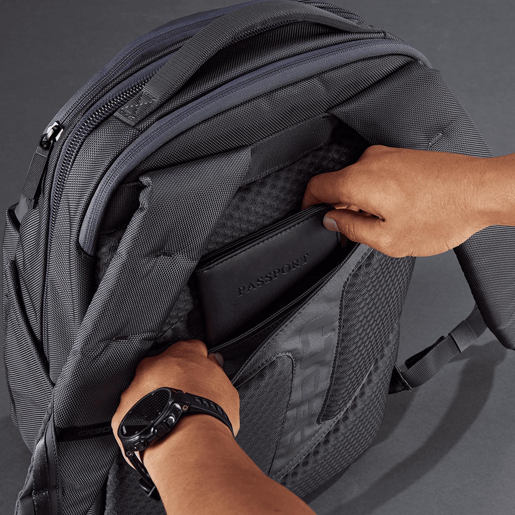 Ogio Pace Pro 20L Backpack Rucksack, grey pinstripe