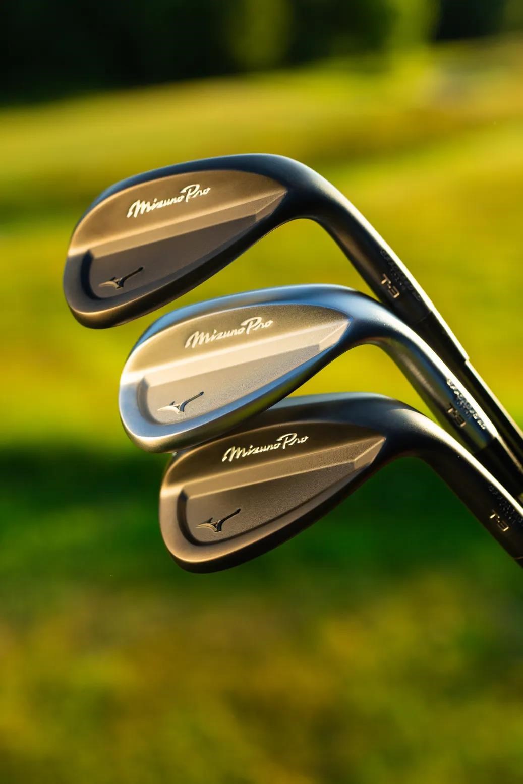 Mizuno Pro T-3 Black Wedge, Stahl