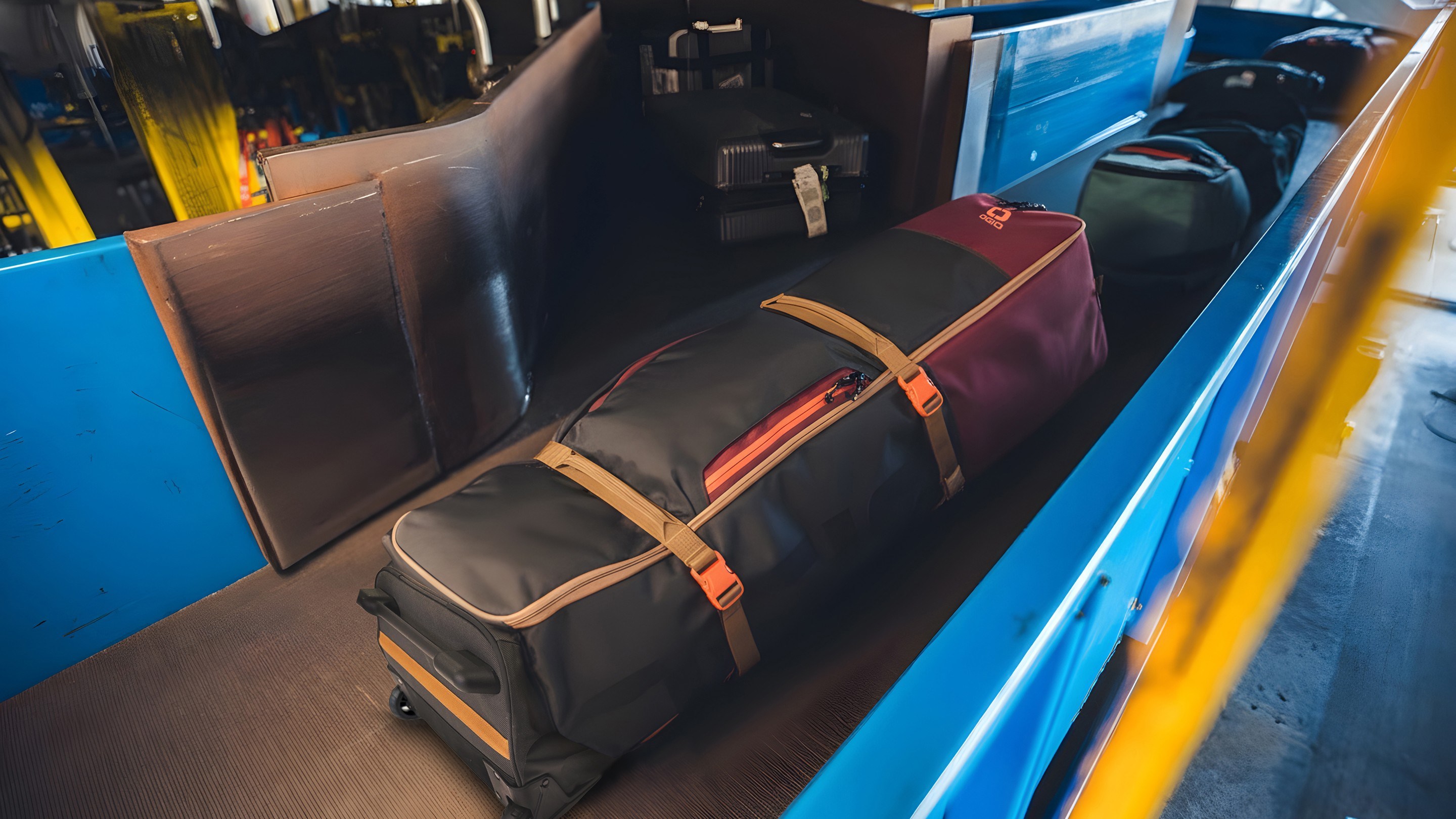 Ogio Alpha Mid TravelCover, tarmac