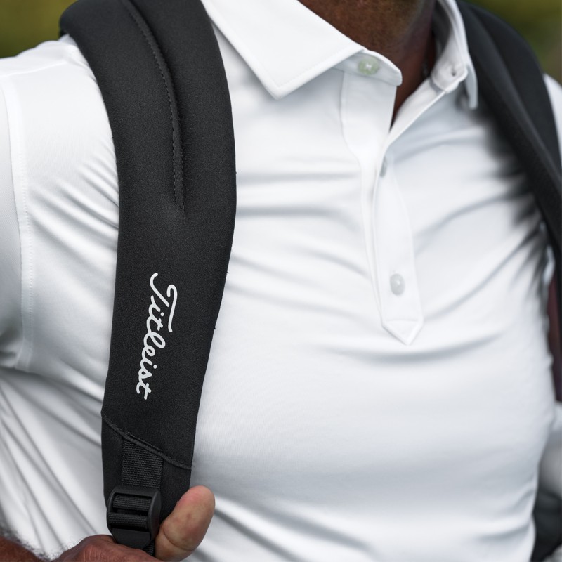 Premium-Doppeltragegurtsystem am Titleist Players S4 StaDry Standbag