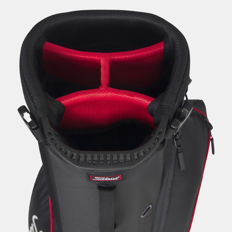 Ultraleichtes 4-Wege-Top des Titleist Players 4 Carbon