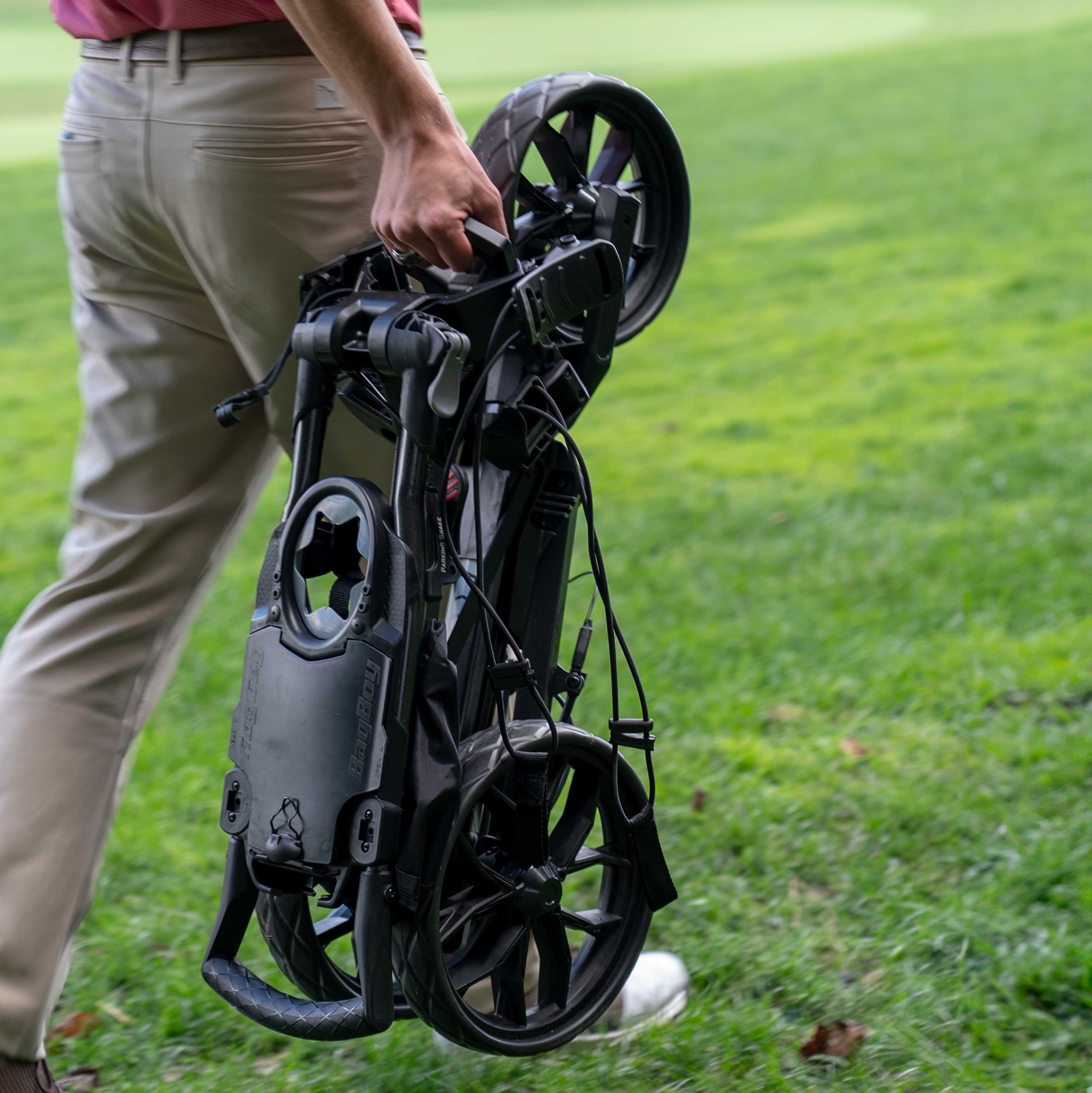 Bag Boy Slimfold – leichtes und kompaktes Auto-Open-Design